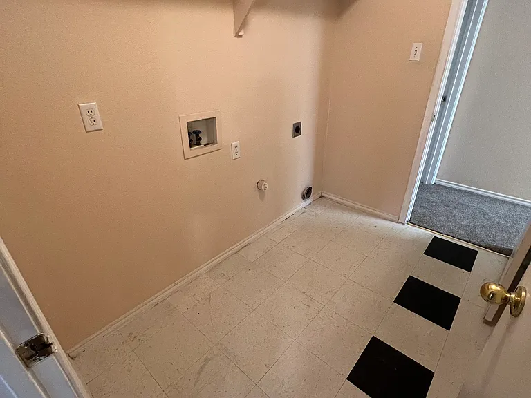 7331 Meadows Dr — Photo 9