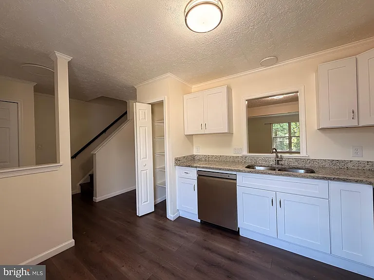 107 Stafford Mews Ln — Photo 5