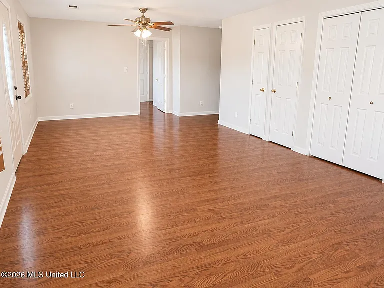 135 Pine Grove Ave — Photo 5