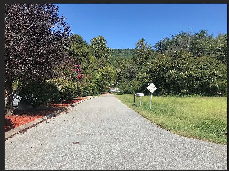 2nd image of Del Rio Ln