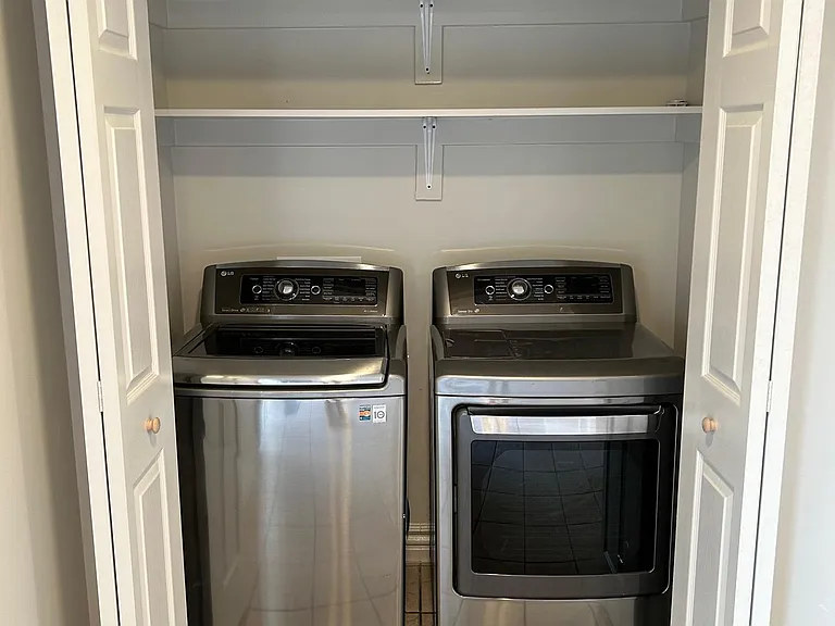 465 E 6770 S — Photo 9