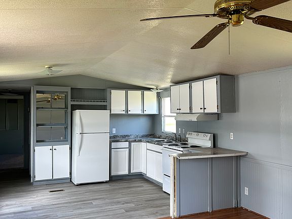 5th image of 128 Clover Ln
