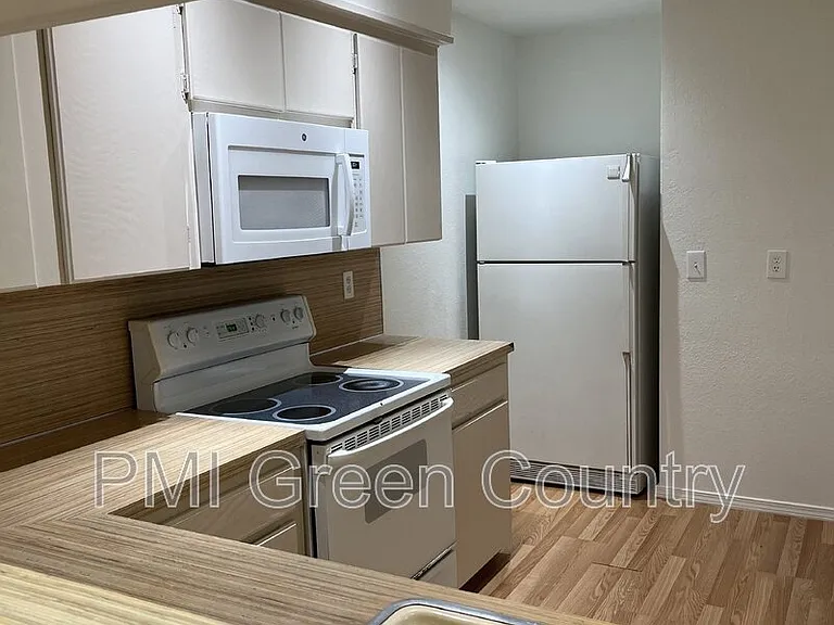 6028 S 90th East Pl — Photo 9