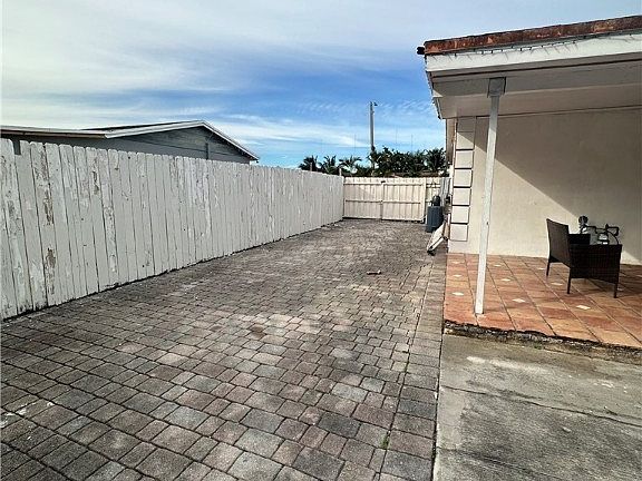 5th image of 4040 NW 200th St