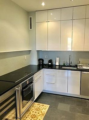 2nd image of 288 Beacon St #4