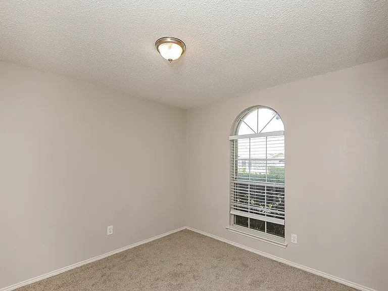 1040 Glencrest Dr — Photo 14