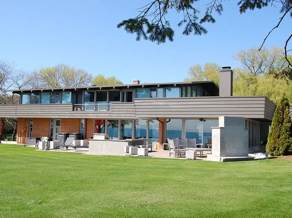 830 Waters Edge, Racine, WI 53402