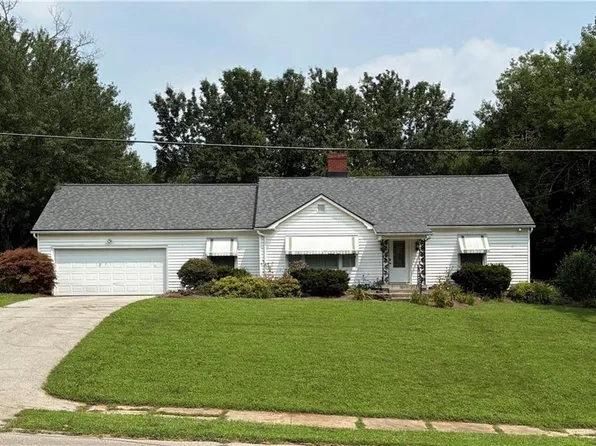 1706 N 2nd St, Atchison, KS 66002