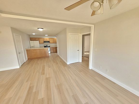 4th image of 2735 Fairview Ct