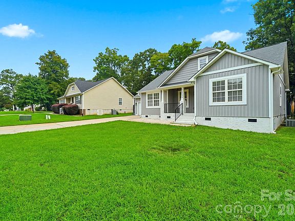3rd image of 1556 Meadow Glen Ln