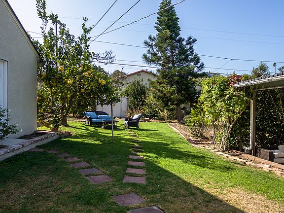 2nd image of 4812 Sharynne Ln