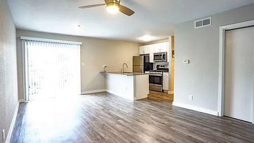 3rd image of 6707 Berkman Dr Unit 115
