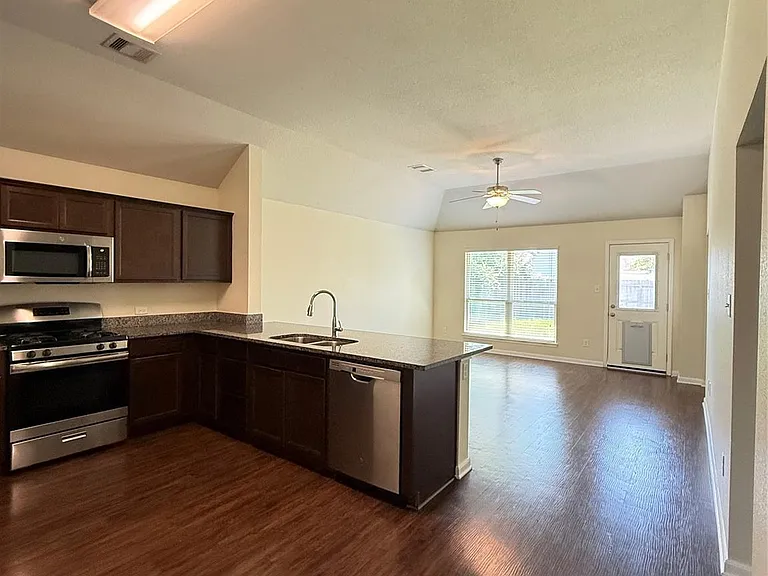 1134 Shadow Glenn Dr — Photo 6