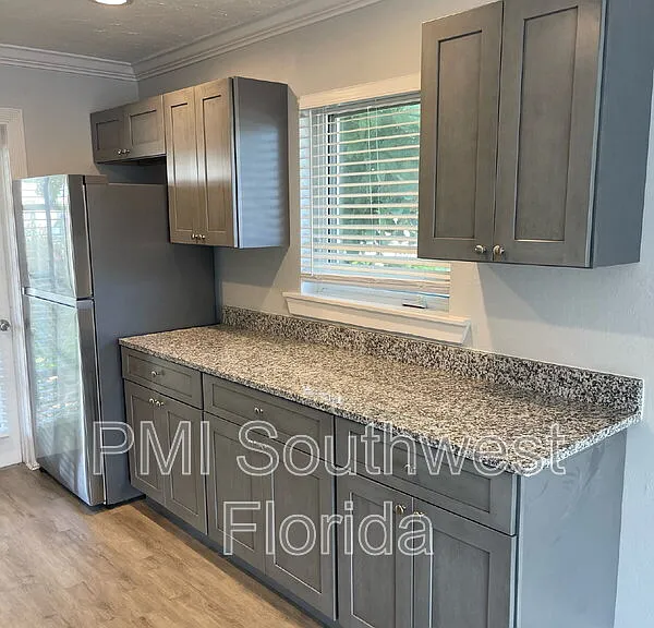 6367 Gateway Ave — Photo 11