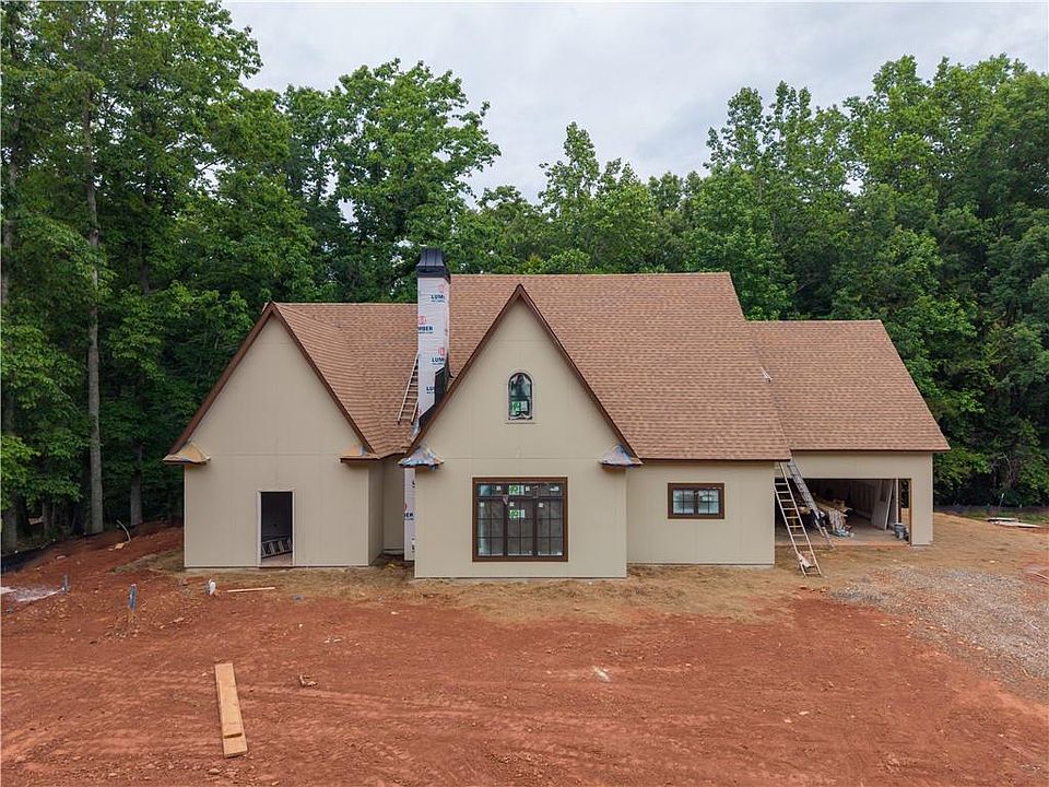 2nd image of 290 Braswell Mountain Rd