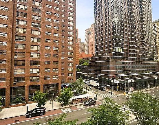 5th image of 300 E 93rd St APT 5A