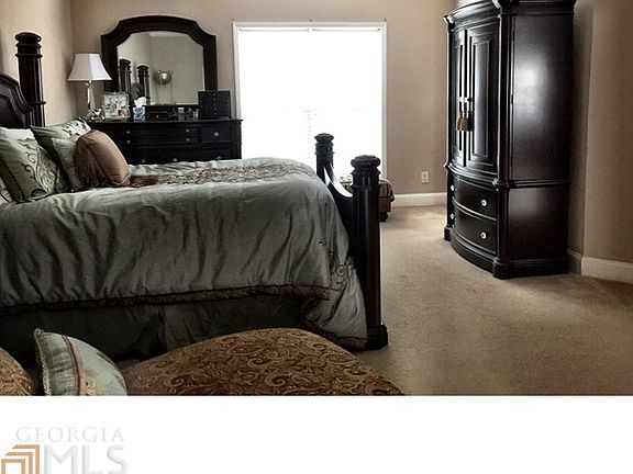 3rd image of 4678 Martins Crossing West Dr