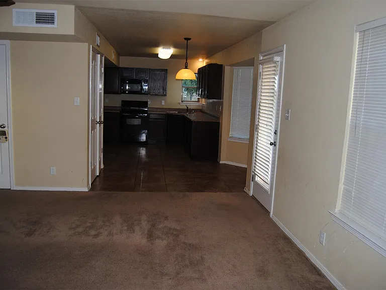370 Bentridge — Photo 7