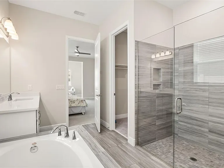 8373 Ludington Cir — Photo 50