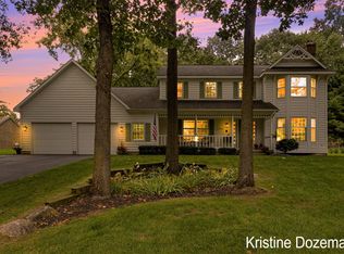 3304 Buckhaven Dr SE, Ada, MI 49301