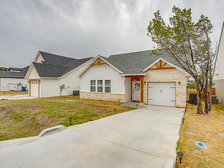5626 Barkridge Dr — Photo 12