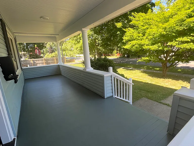 44 S Grand Ave — Photo 3