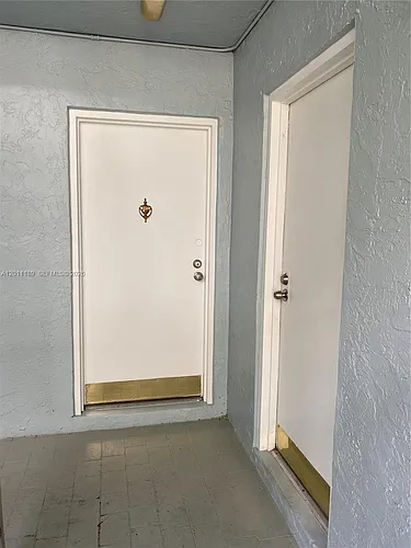 455 S Pine Island Rd #110C Photo 1