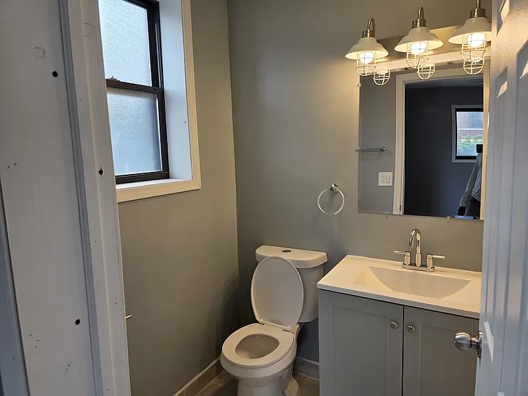 2054 E 69th St #1B — Photo 24