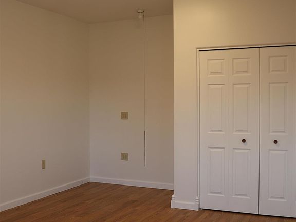 4th image of 5525 Bond Rd