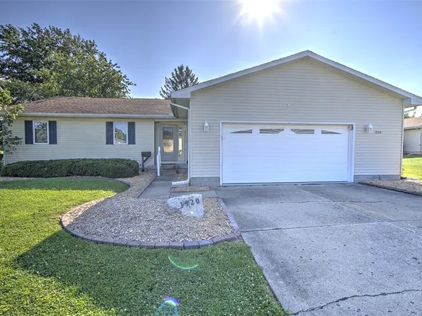 1920 Carl Ct, Decatur, IL 62526