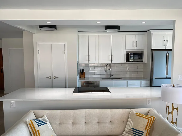 400 Madison St #403 — Photo 8