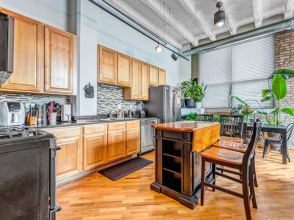 2nd image of 4101 S Michigan Ave APT 206