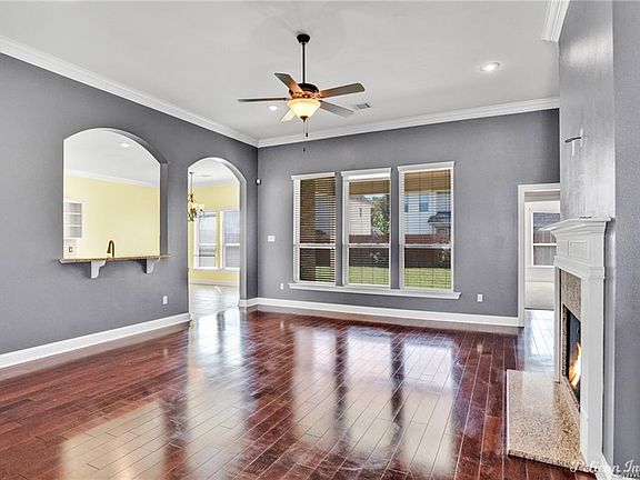 5th image of 243 Danielle Dr