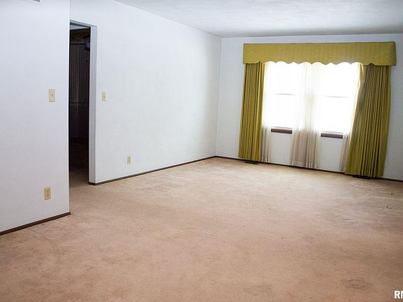 4th image of 348 S Mississippi Ave