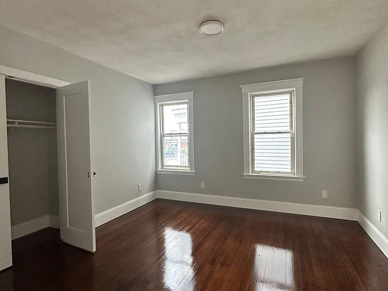 42 Irwin St #1 — Photo 2