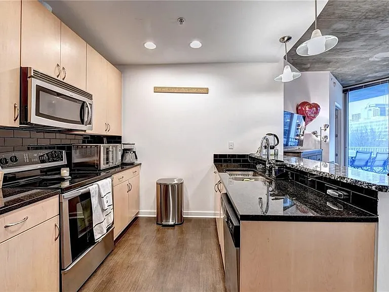 400 W Peachtree St NW #711 — Photo 7