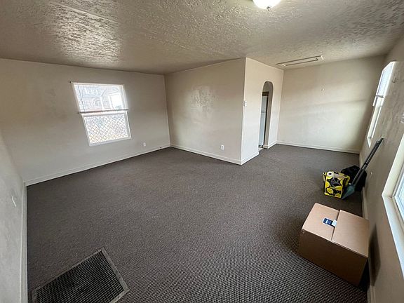4th image of 321 E Madison Ave APT 6