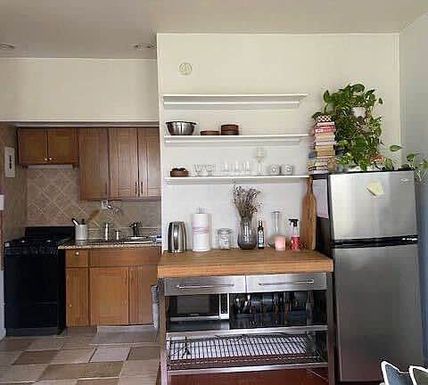 4th image of 109 Hancock St APT 4B