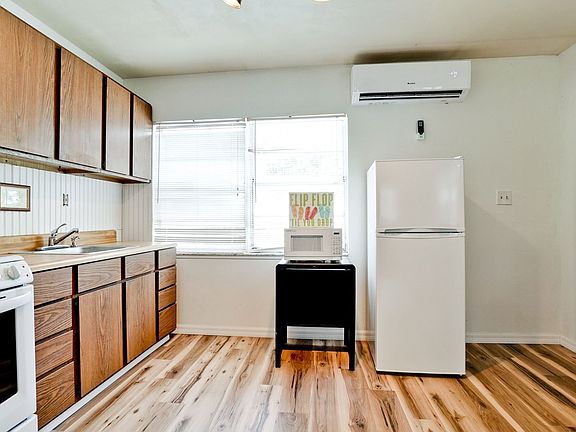 4th image of 5106 8th Avenue Dr W