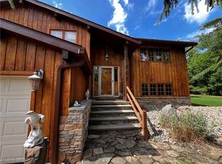 17506 Leggett Rd, Montville, OH 44064