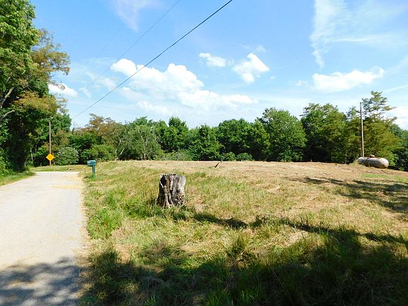 3rd image of 219 Fields Ln