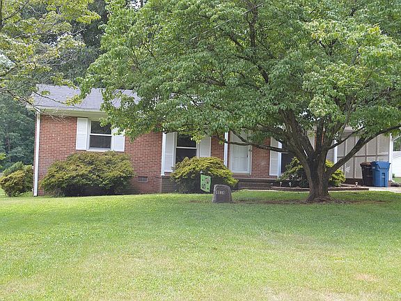 2nd image of 1110 Larkhill Ct