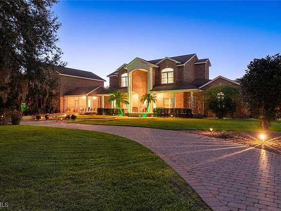3rd image of 4013 Oak Haven Dr