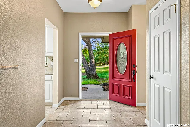 3 bed, 2.0 bath, 1438 sqft, $2,350 — Photo 3