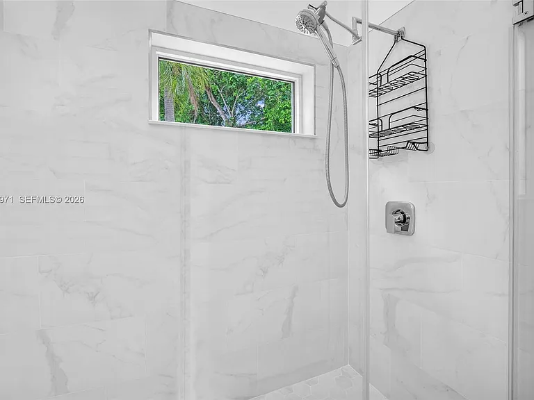 2163 Bay Ct — Photo 34
