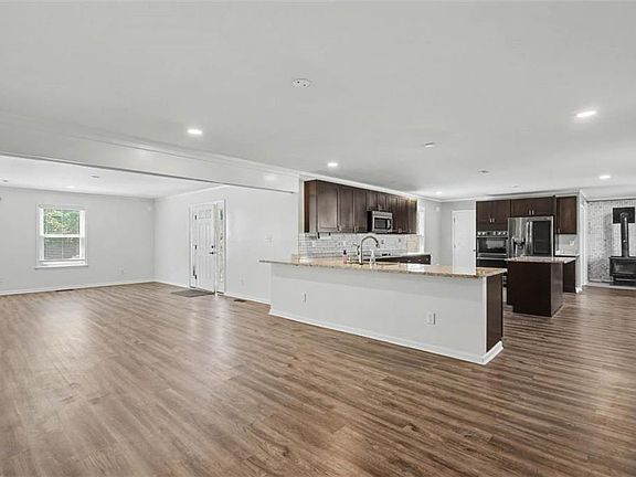 5th image of 433 Truitt Rd
