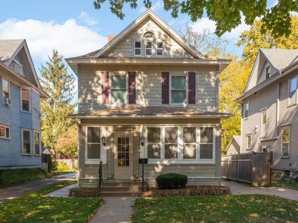 1069 Laurel Ave, Saint Paul, MN 55104