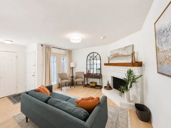 5200 Martel Ave APT 24B, Dallas, TX 75206