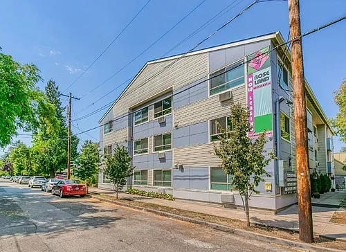 Roseland Apartments Photo 1