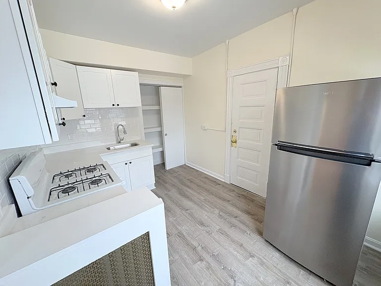 885 Massachusetts Ave #14 — Photo 3